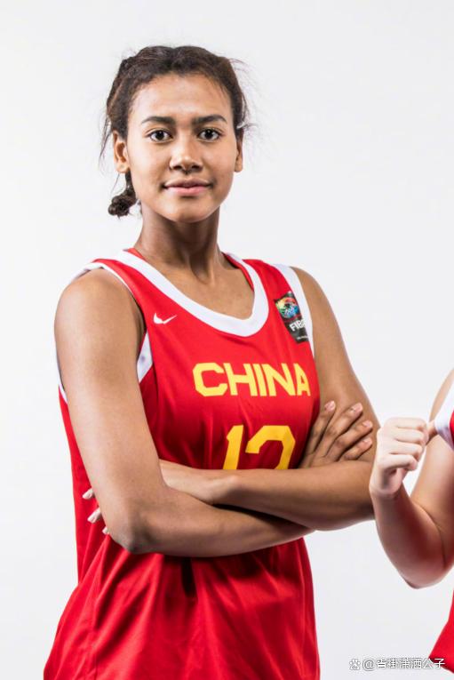 爱游戏在线登录-亚洲杯赛场上女球员的精彩表现(亚洲杯赛场上女球员的精彩表现是什么)