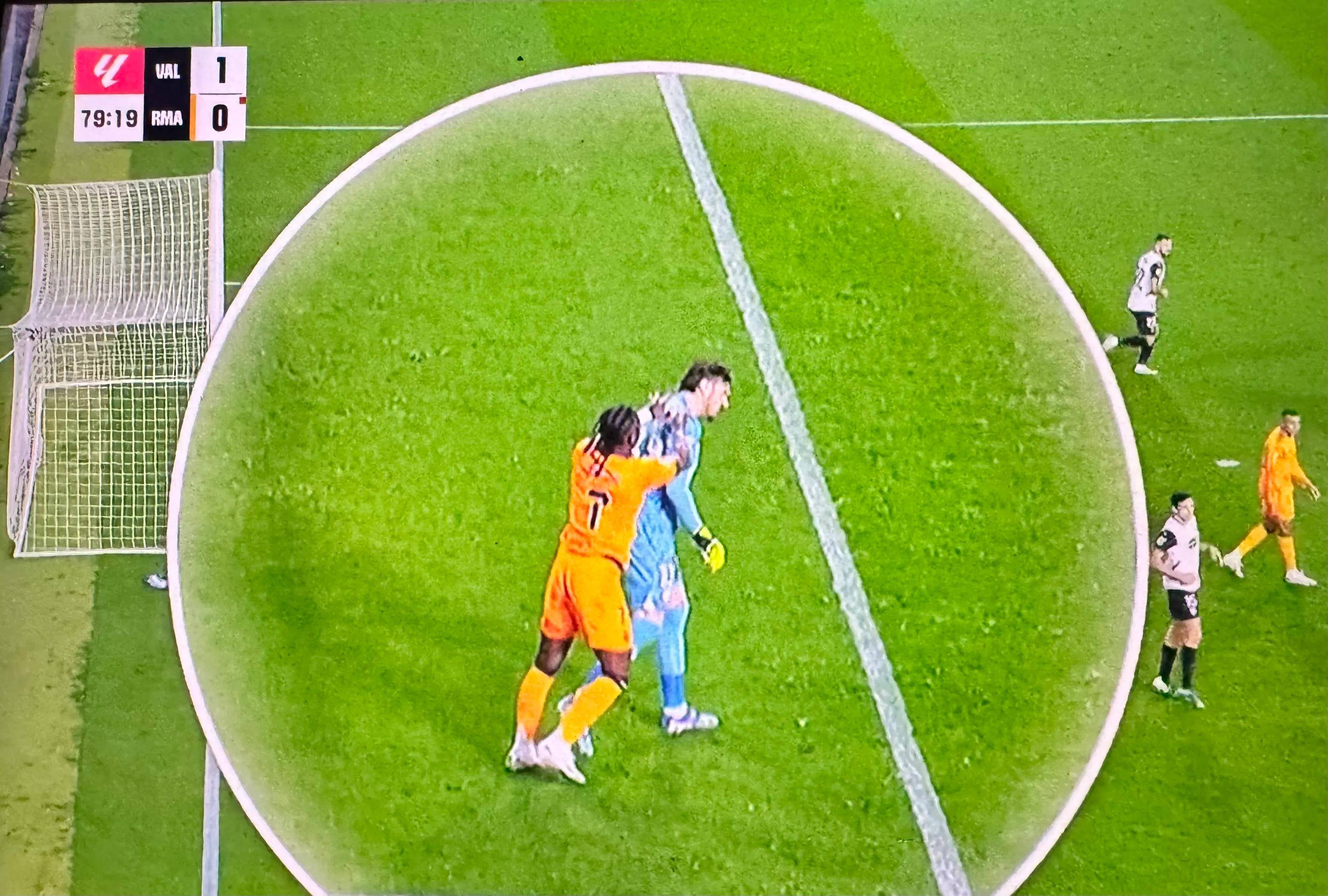 爱游戏官方入口-比赛受雨影响,巴伦西亚暂停比赛