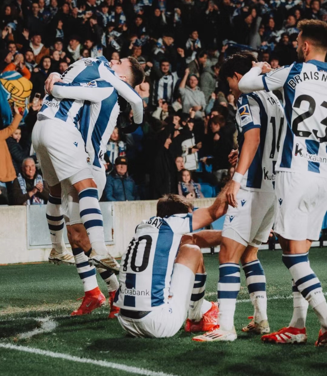 爱游戏网页版入口-包含埃瓦尔主场战平巴拉多利德,保持不败!的词条