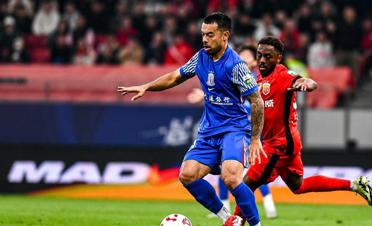 爱游戏新闻-包含申花客场不敌鲁能,遗憾告负状态低迷的词条