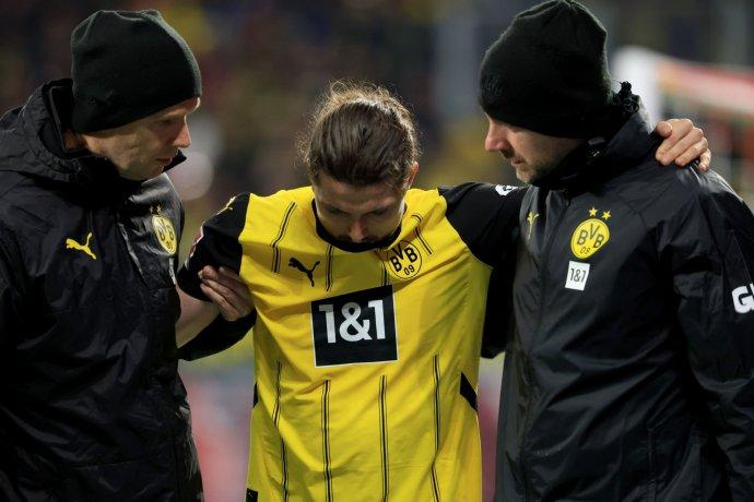 爱游戏馆-关于多特蒙德主帅深夜调整阵容，考验球员韧性的信息