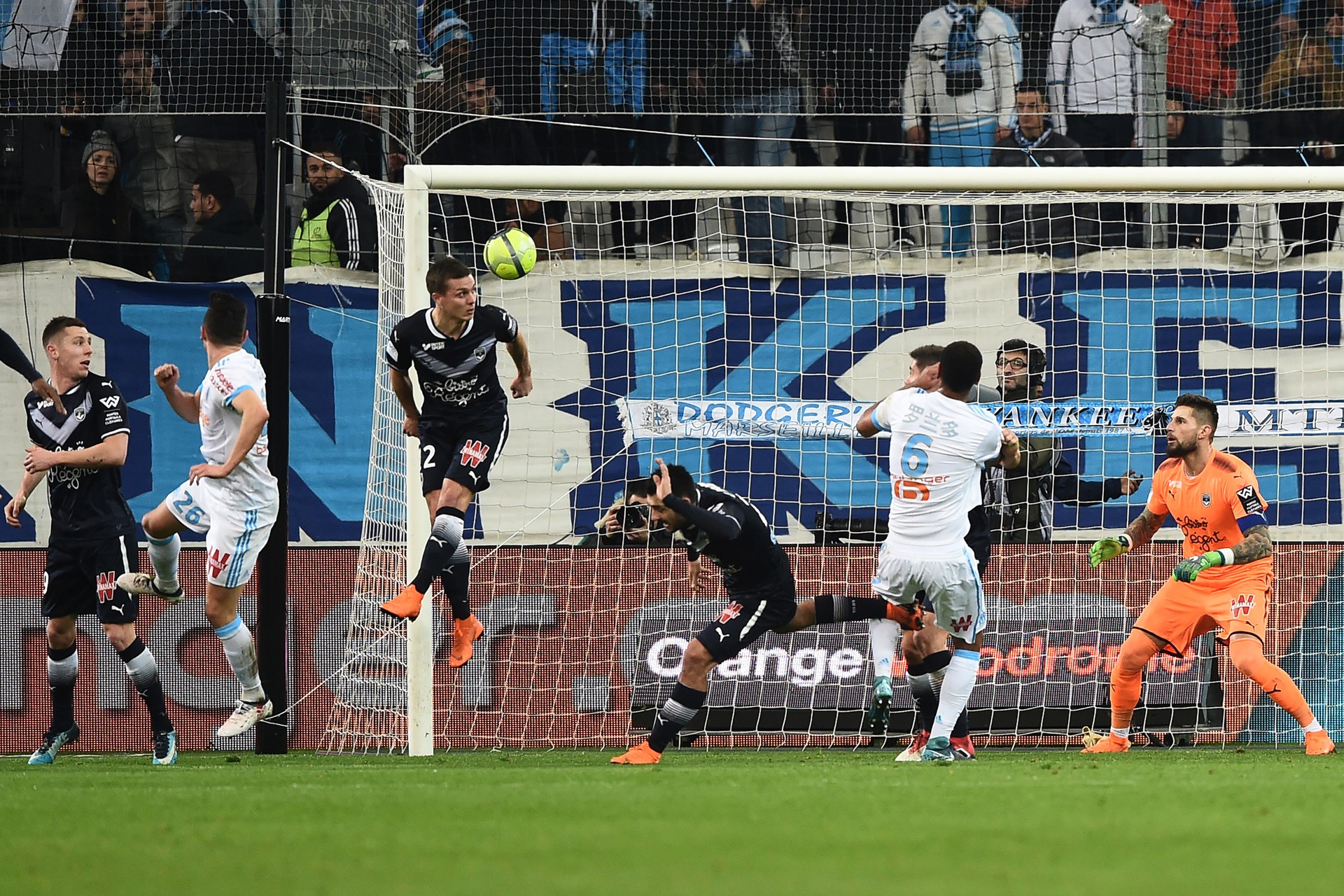 爱游戏娱乐-马赛客场不敌对手,遗憾失利