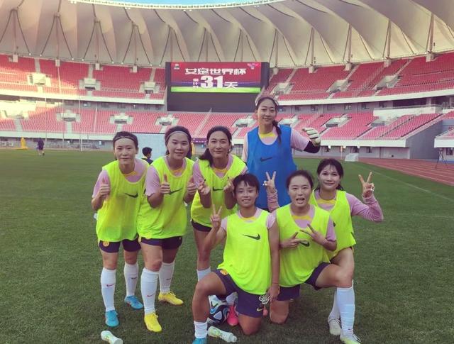 爱游戏app下载-包含国内外女子足球比赛蓬勃发展,备受瞩目的词条