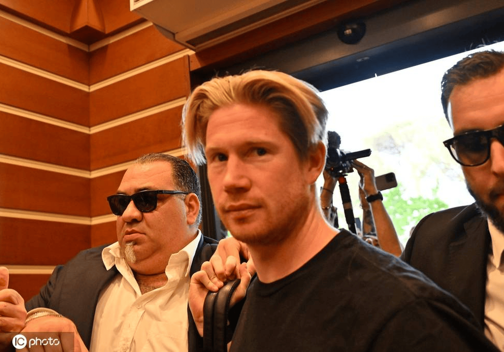 爱游戏在线-那不勒斯俱乐部举办球迷见面会的简单介绍