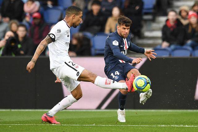 爱游戏教练-巴黎圣日耳曼遭遇埃因霍温逼平,晋级险象环生的简单介绍