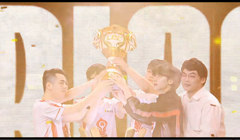 爱游戏网址-顶级赛事夺得冠军，实现完美收官