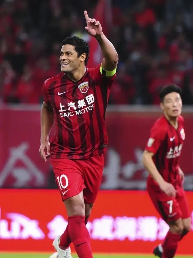 爱游戏地址-上港主场击败深圳佳兆业,取得胜利的简单介绍