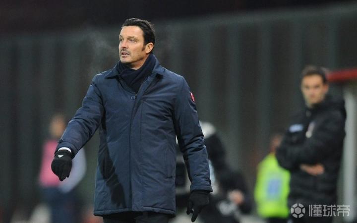 爱游戏入口-包含佩鲁贾胜负不一,积分榜略显起伏的词条