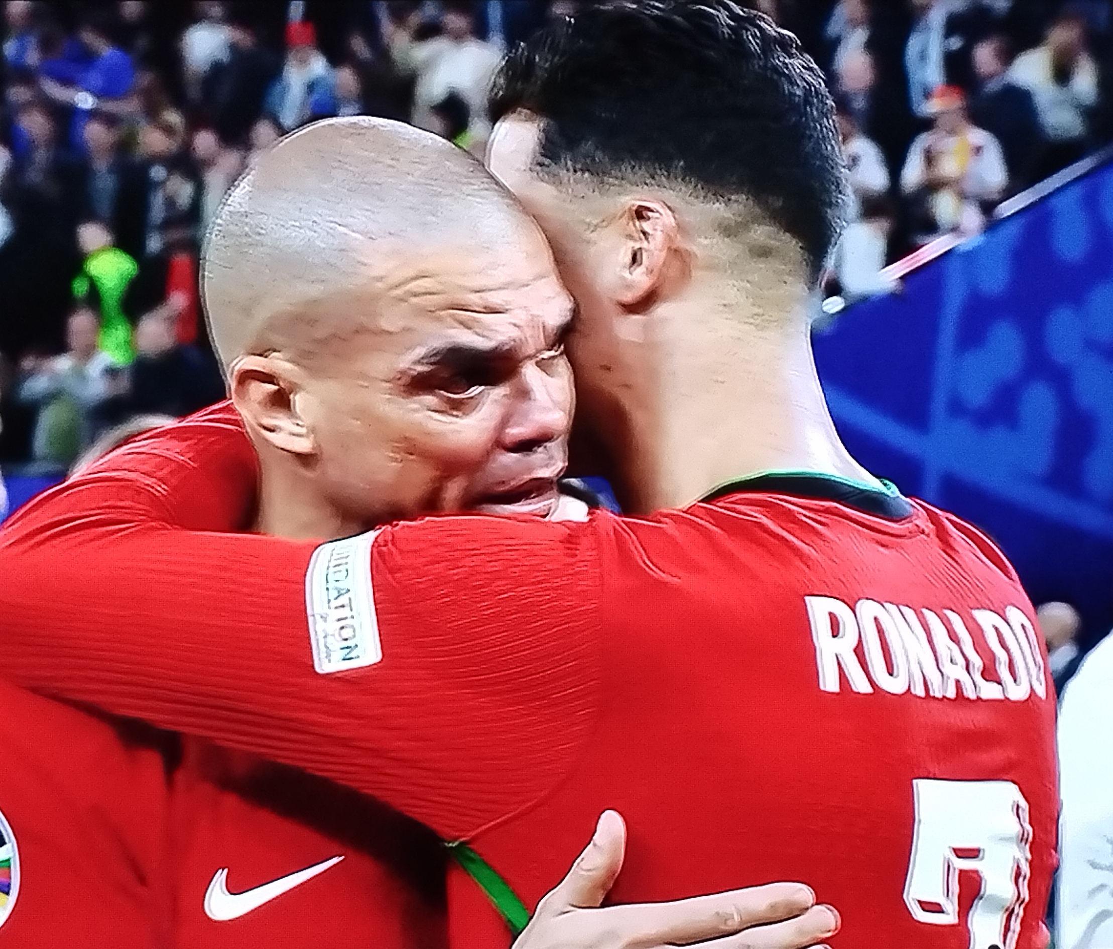 爱游戏电竞-欧洲国家足球大战,擦出火花谁更胜一筹?