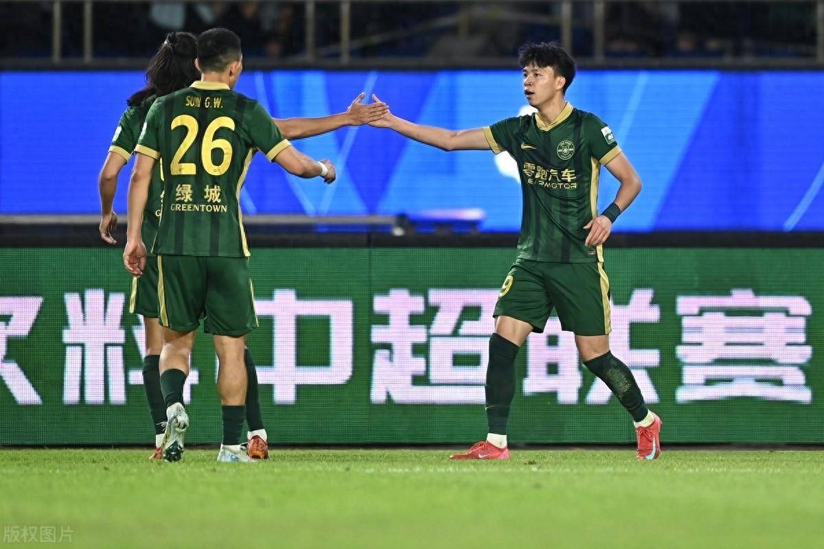 爱游戏下载-联赛争冠战开始打响,双方势均力敌