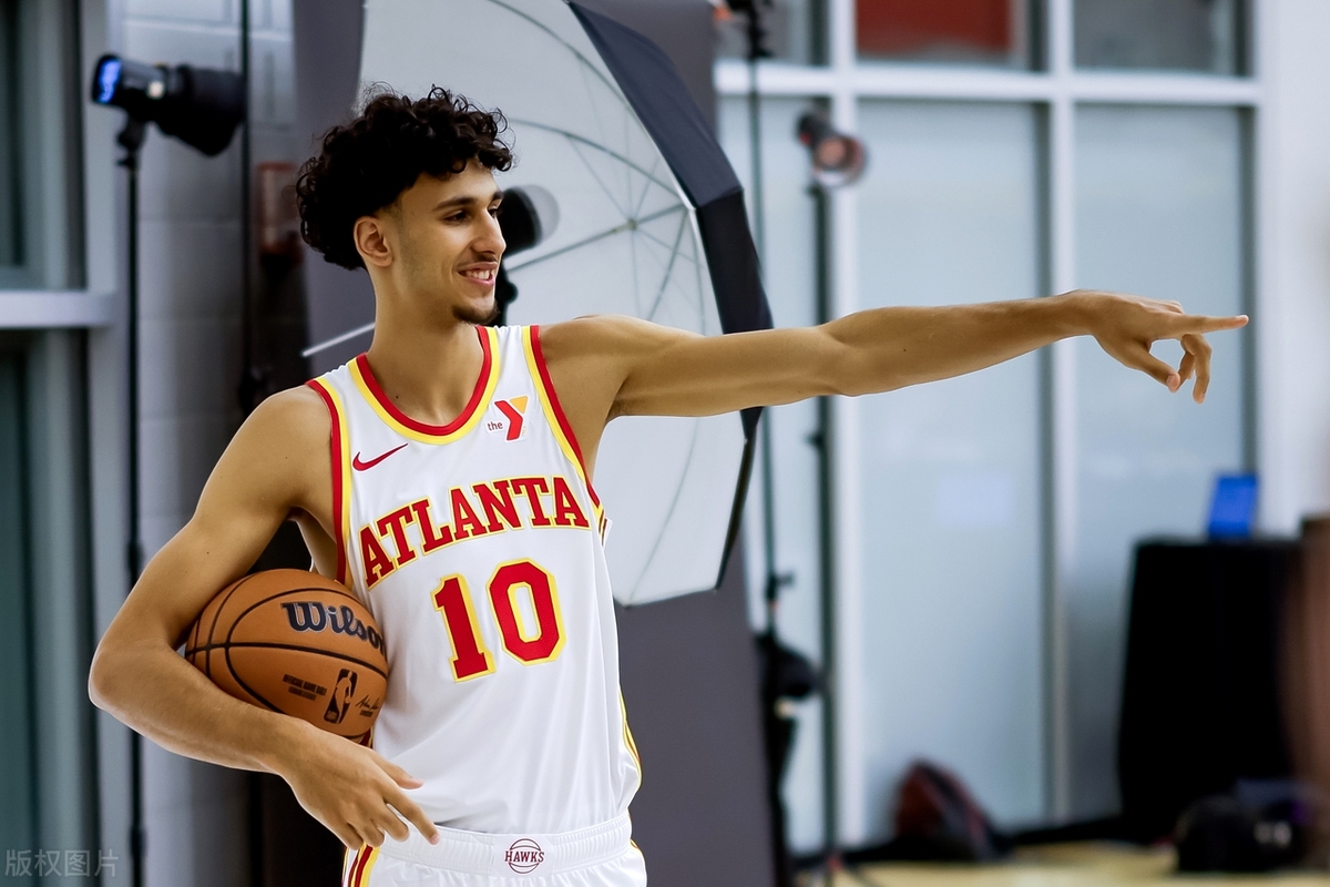 爱游戏入口-包含老鹰新秀砍下生涯最高分,成为球队新希望的词条