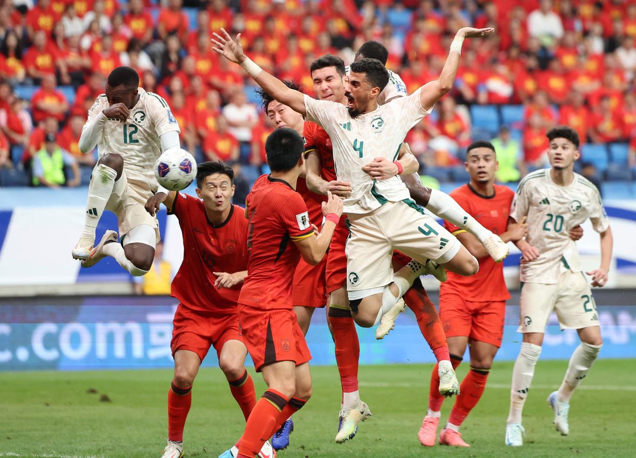 爱游戏app下载-争奇斗艳!亚洲足球强队之间的对抗