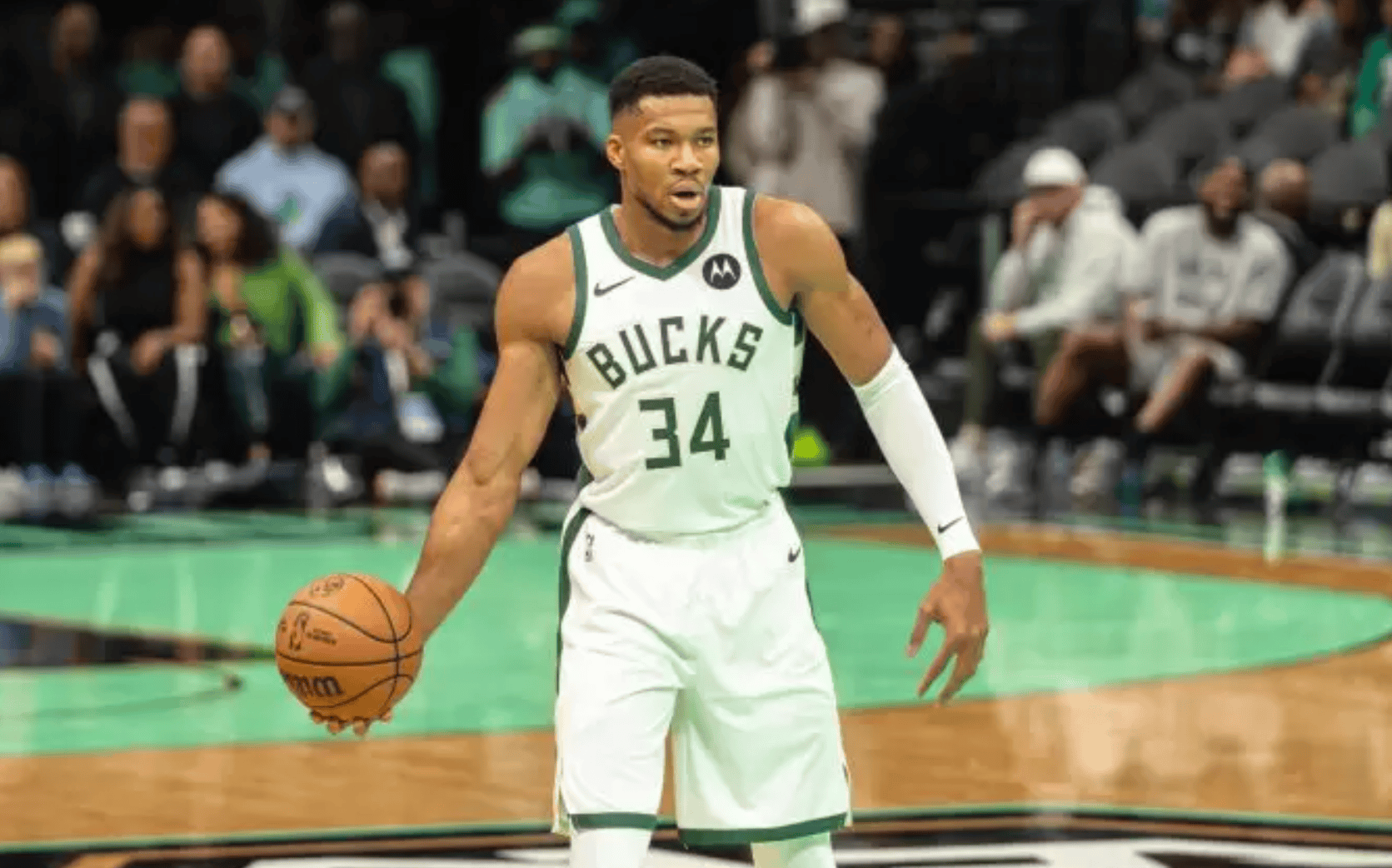 爱游戏官方入口-关于雄鹿主场力克篮网,安特托昆博再次全面发挥率队获胜的信息