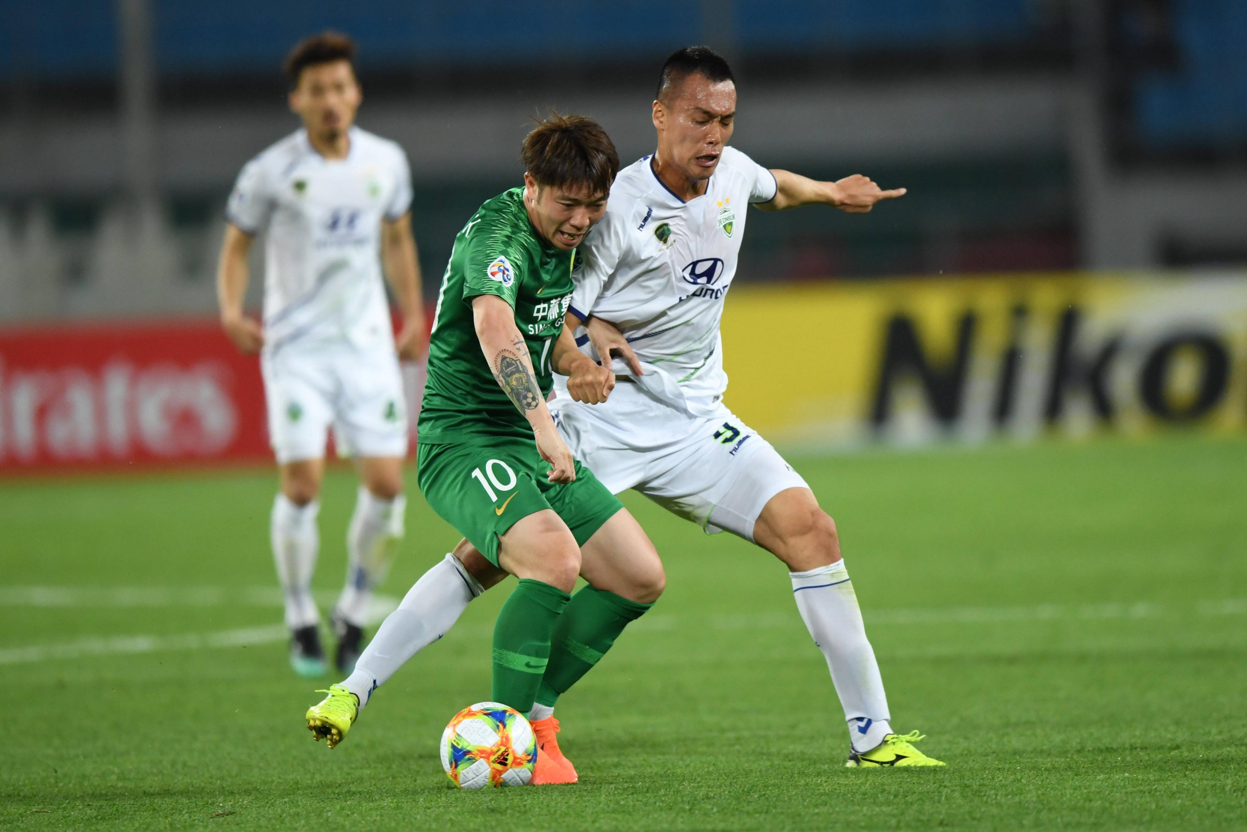 爱游戏官方入口-热血拼搏!球员们为胜利展开激烈角逐