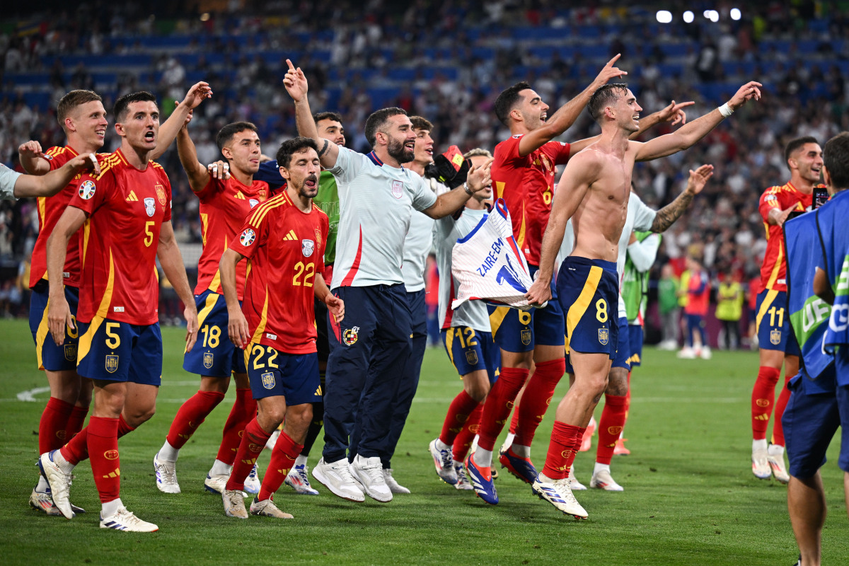 爱游戏活动-包含皇马客场逆袭晋级欧洲超级杯决赛的词条